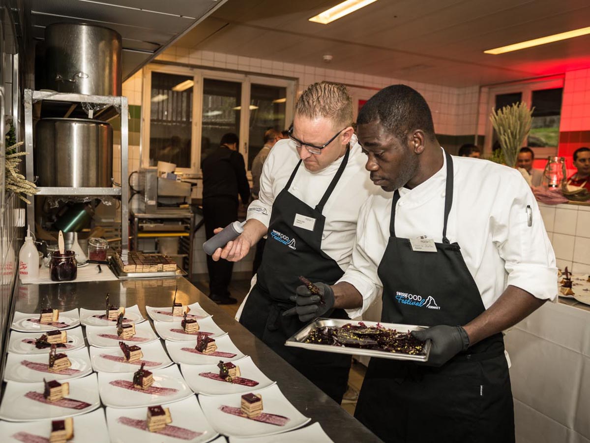Taste-of-Zermatt_Events_Kitchen-Party-2017_37.jpg