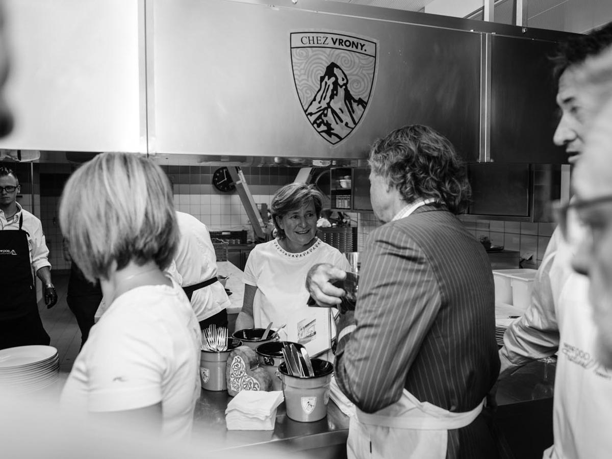 Taste-of-Zermatt_Events_Kitchen-Party-2017_43.jpg
