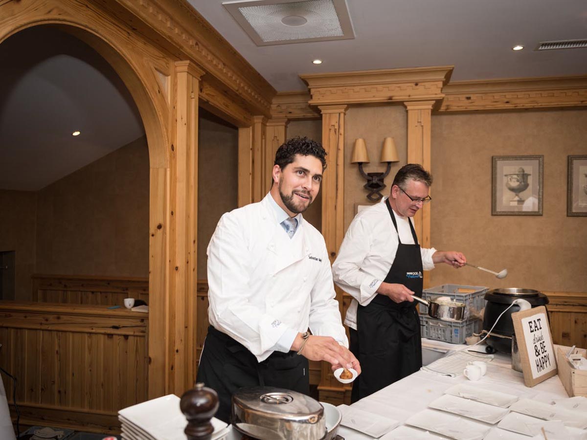 Taste-of-Zermatt_Events_Kitchen-Party-2017_58.jpg