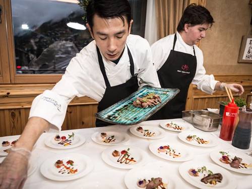 Taste-of-Zermatt_Events_Kitchen-Party-2017_65.jpg