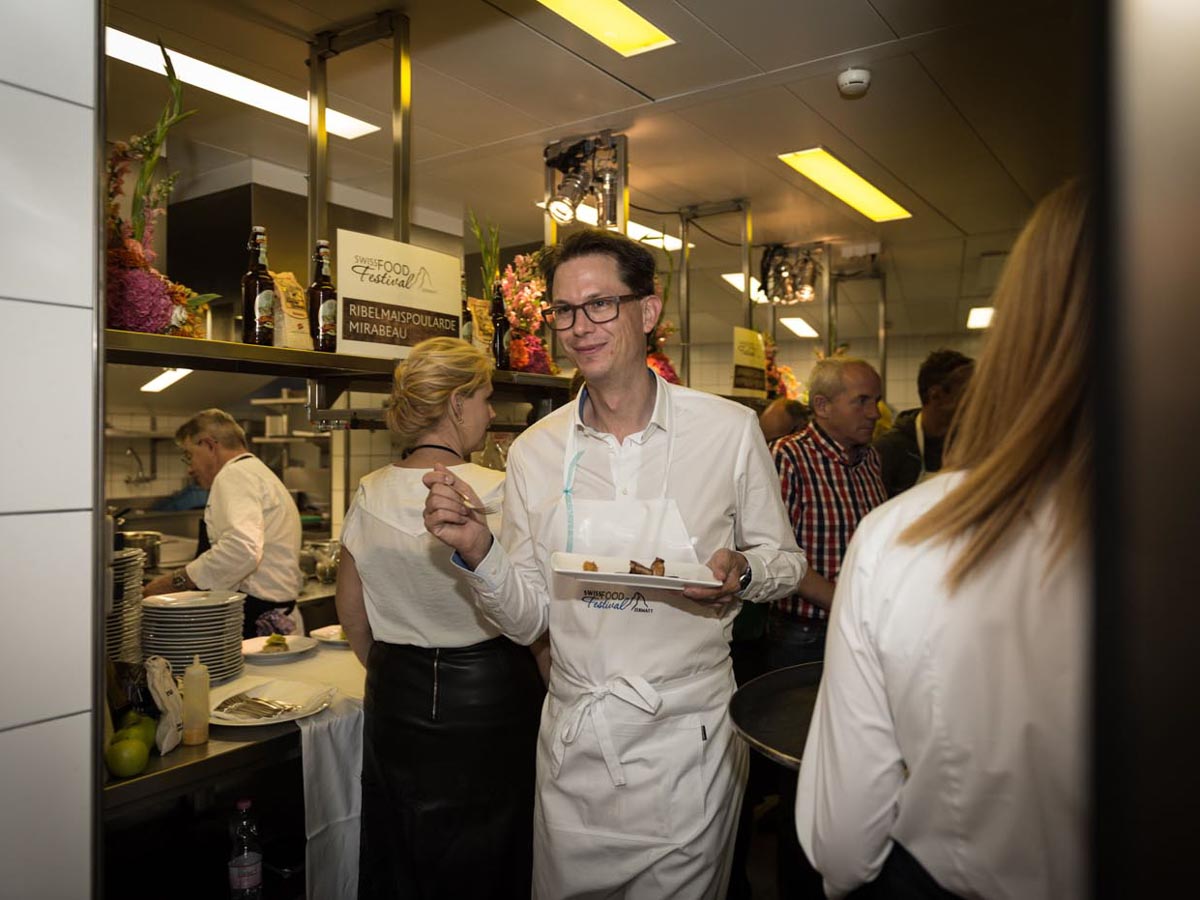 Taste-of-Zermatt_Events_Kitchen-Party-2017_74.jpg