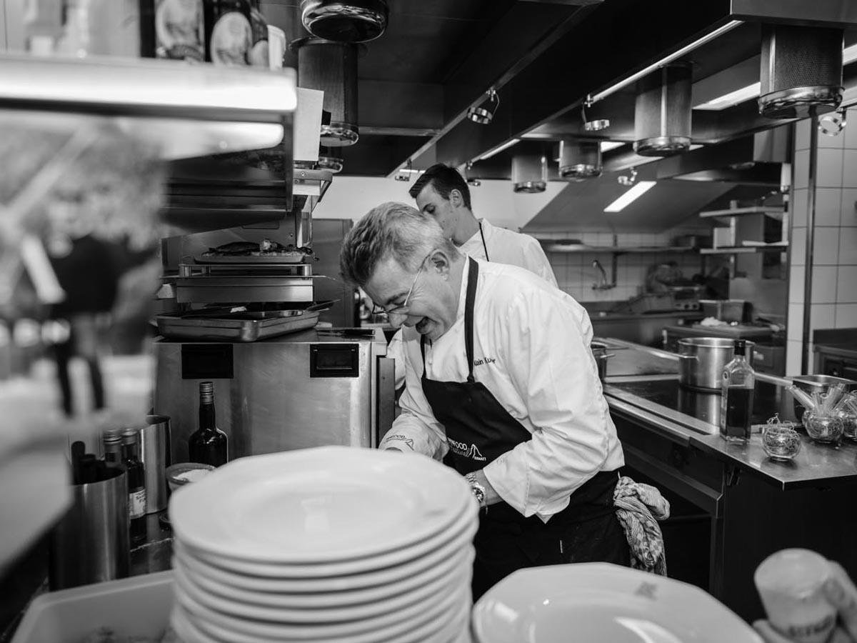 Taste-of-Zermatt_Events_Kitchen-Party-2017_75.jpg