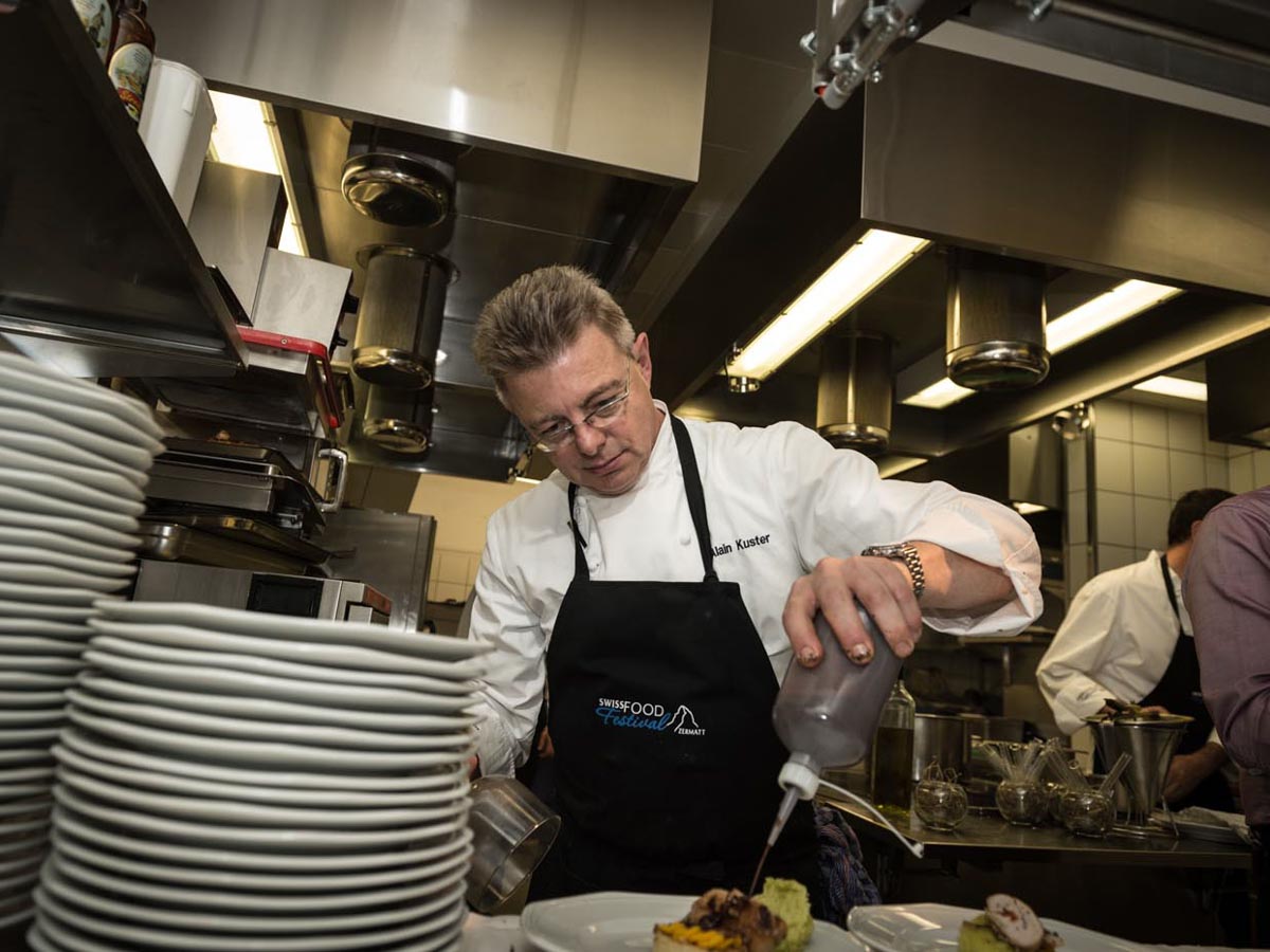 Taste-of-Zermatt_Events_Kitchen-Party-2017_76.jpg