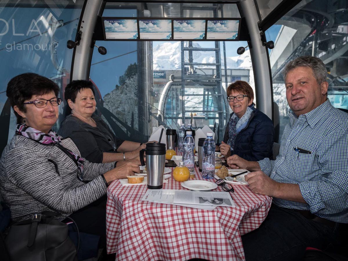 Taste-of-Zermatt_Events_Gondel-Fruehstueck-2017_15.jpg