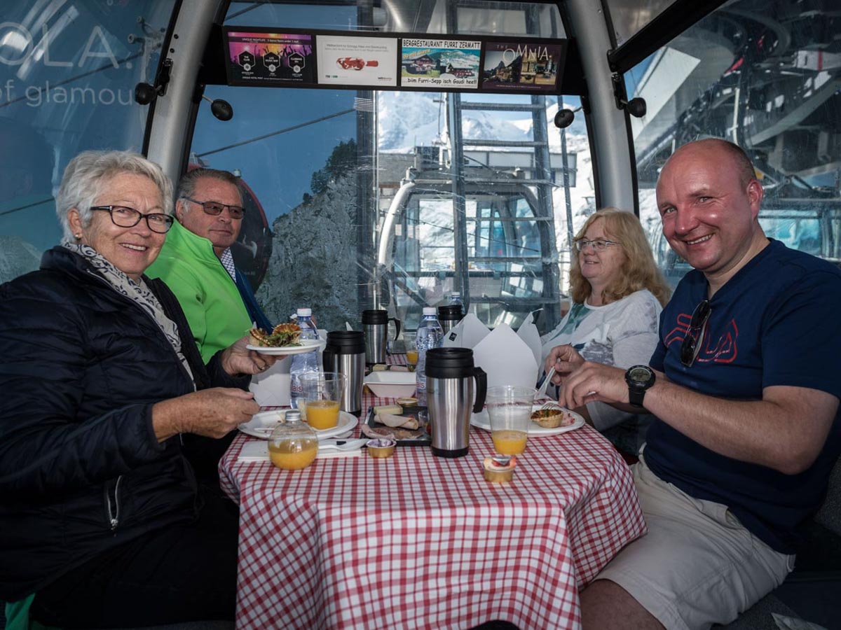 Taste-of-Zermatt_Events_Gondel-Fruehstueck-2017_17.jpg