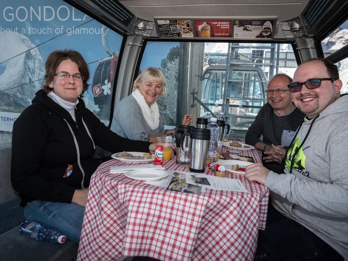 Taste-of-Zermatt_Events_Gondel-Fruehstueck-2017_19.jpg