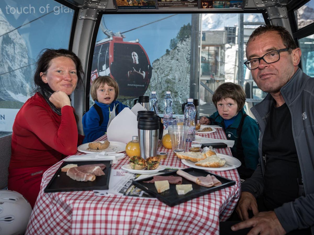 Taste-of-Zermatt_Events_Gondel-Fruehstueck-2017_23.jpg