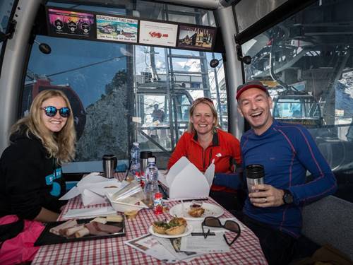 Taste-of-Zermatt_Events_Gondel-Fruehstueck-2017_25.jpg