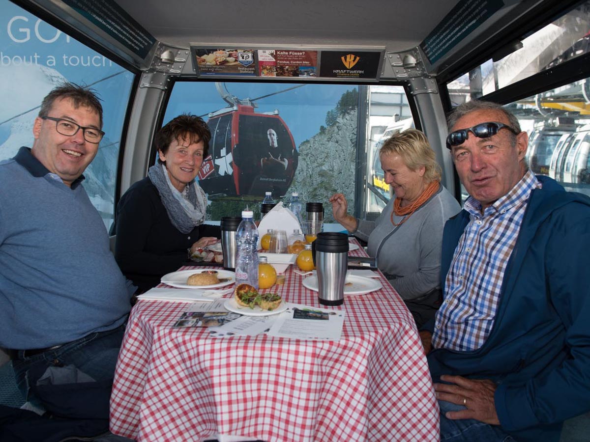 Taste-of-Zermatt_Events_Gondel-Fruehstueck-2017_26.jpg
