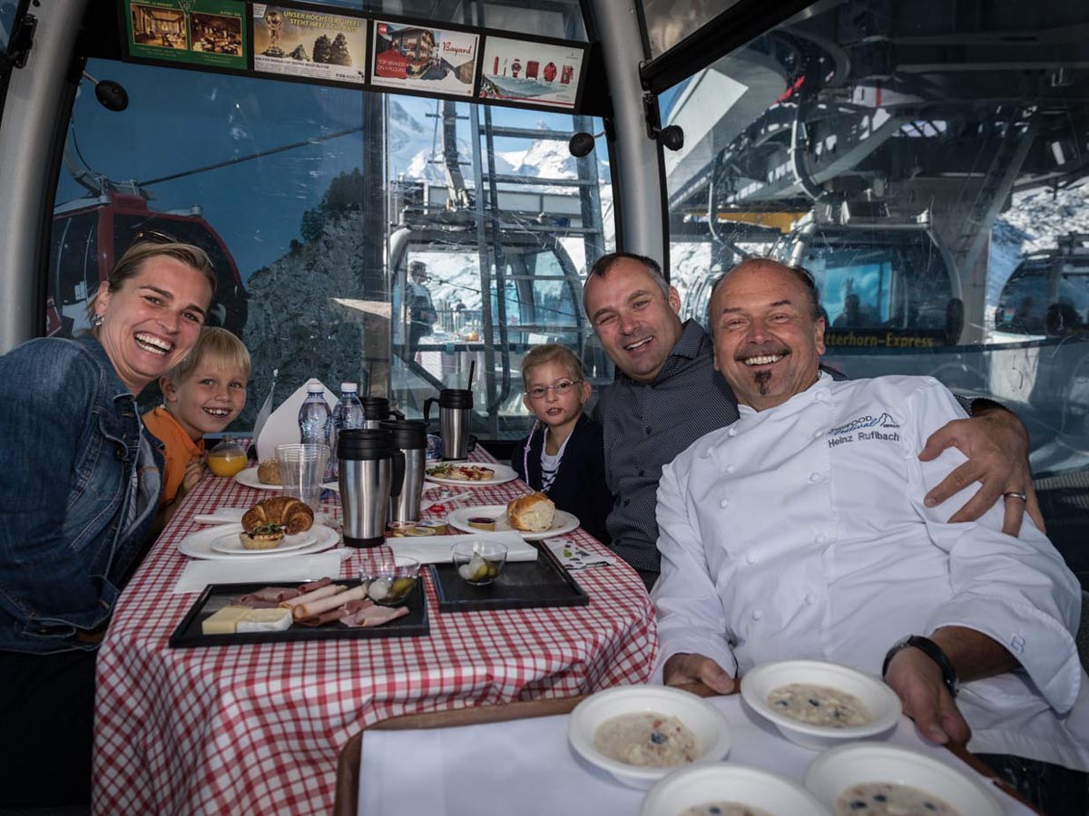 Taste-of-Zermatt_Events_Gondel-Fruehstueck-2017_29.jpg
