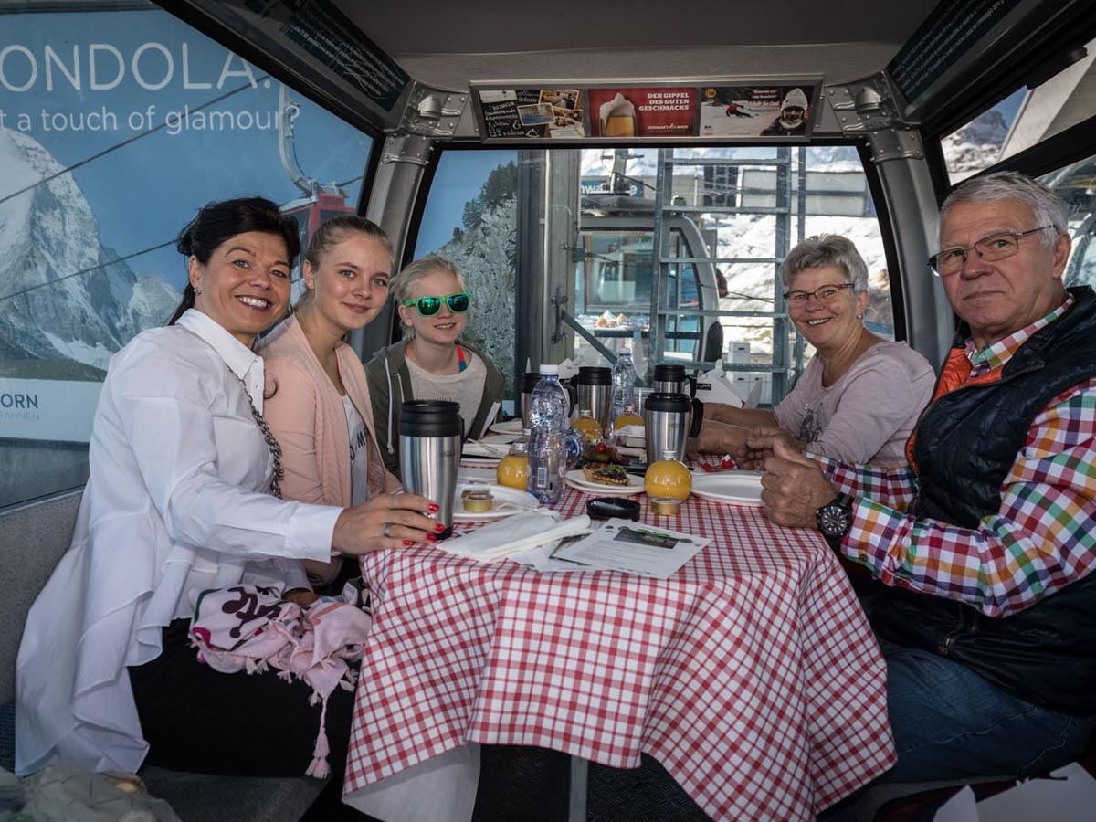 Taste-of-Zermatt_Events_Gondel-Fruehstueck-2017_32.jpg