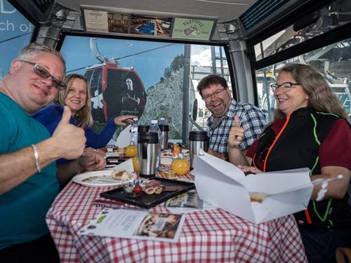 Taste-of-Zermatt_Events_Gondel-Fruehstueck-2017_52.jpg