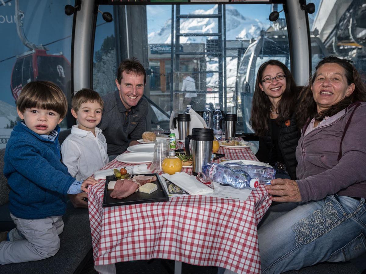 Taste-of-Zermatt_Events_Gondel-Fruehstueck-2017_56.jpg