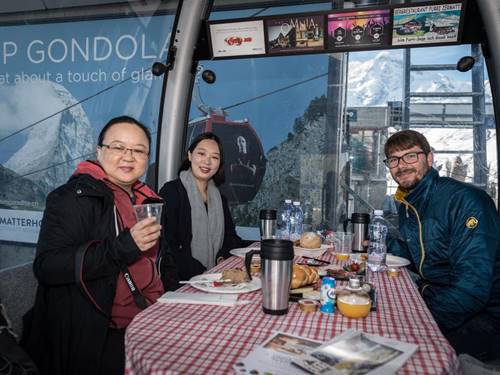 Taste-of-Zermatt_Events_Gondel-Fruehstueck-2017_61.jpg