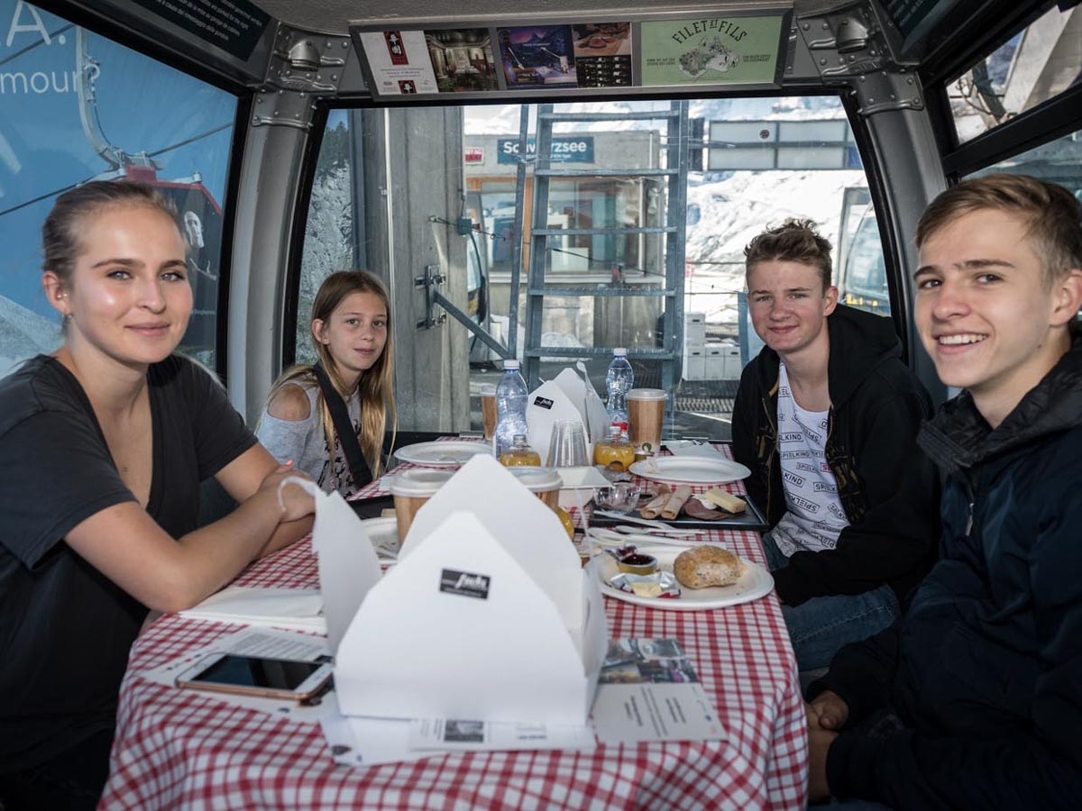 Taste-of-Zermatt_Events_Gondel-Fruehstueck-2017_63.jpg