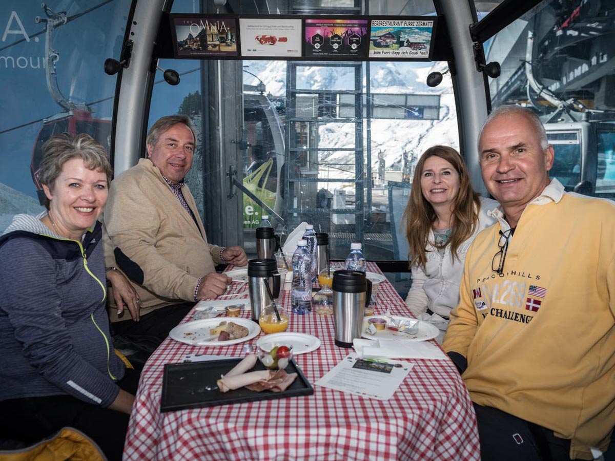 Taste-of-Zermatt_Events_Gondel-Fruehstueck-2017_74.jpg