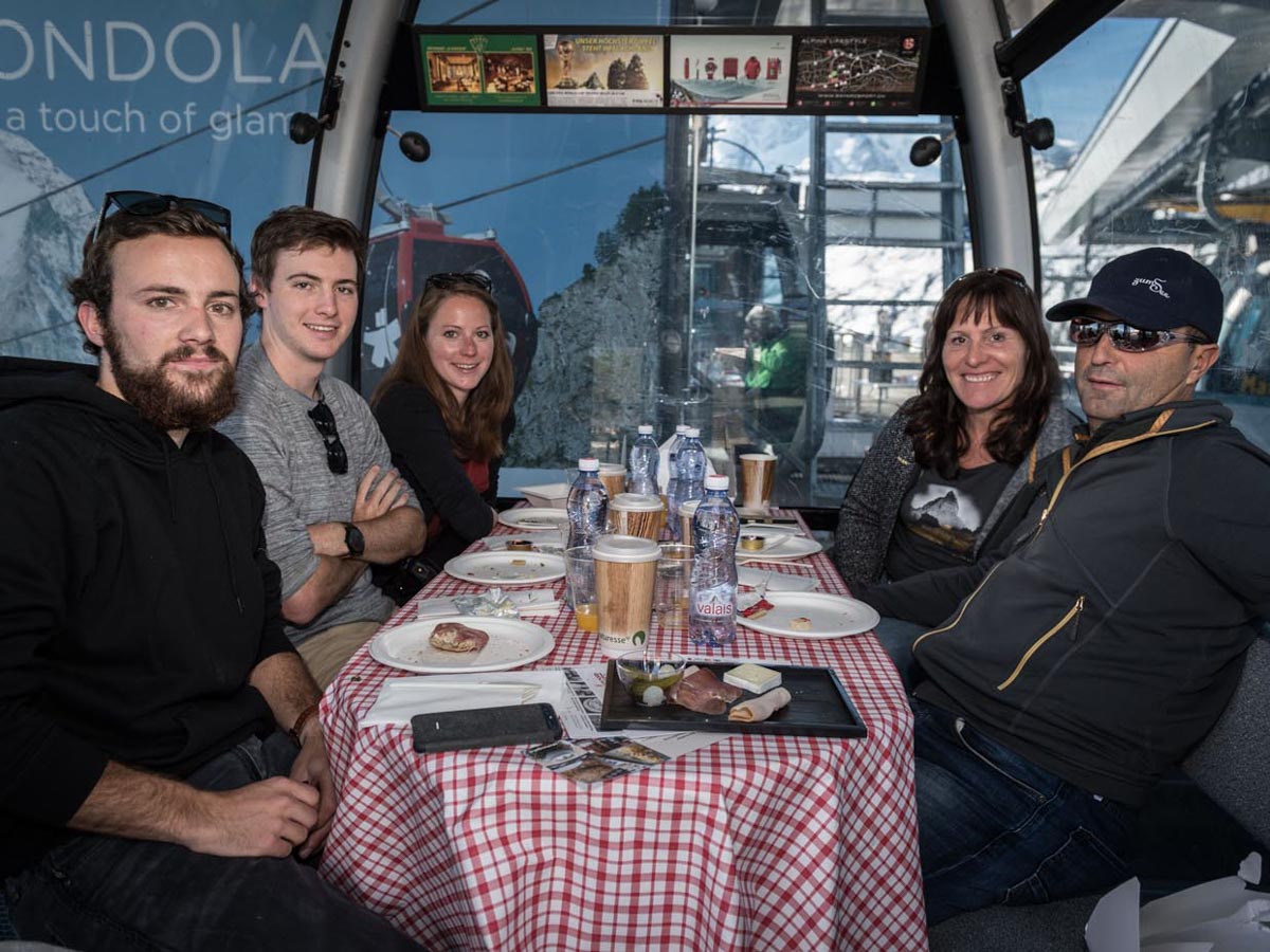 Taste-of-Zermatt_Events_Gondel-Fruehstueck-2017_75.jpg