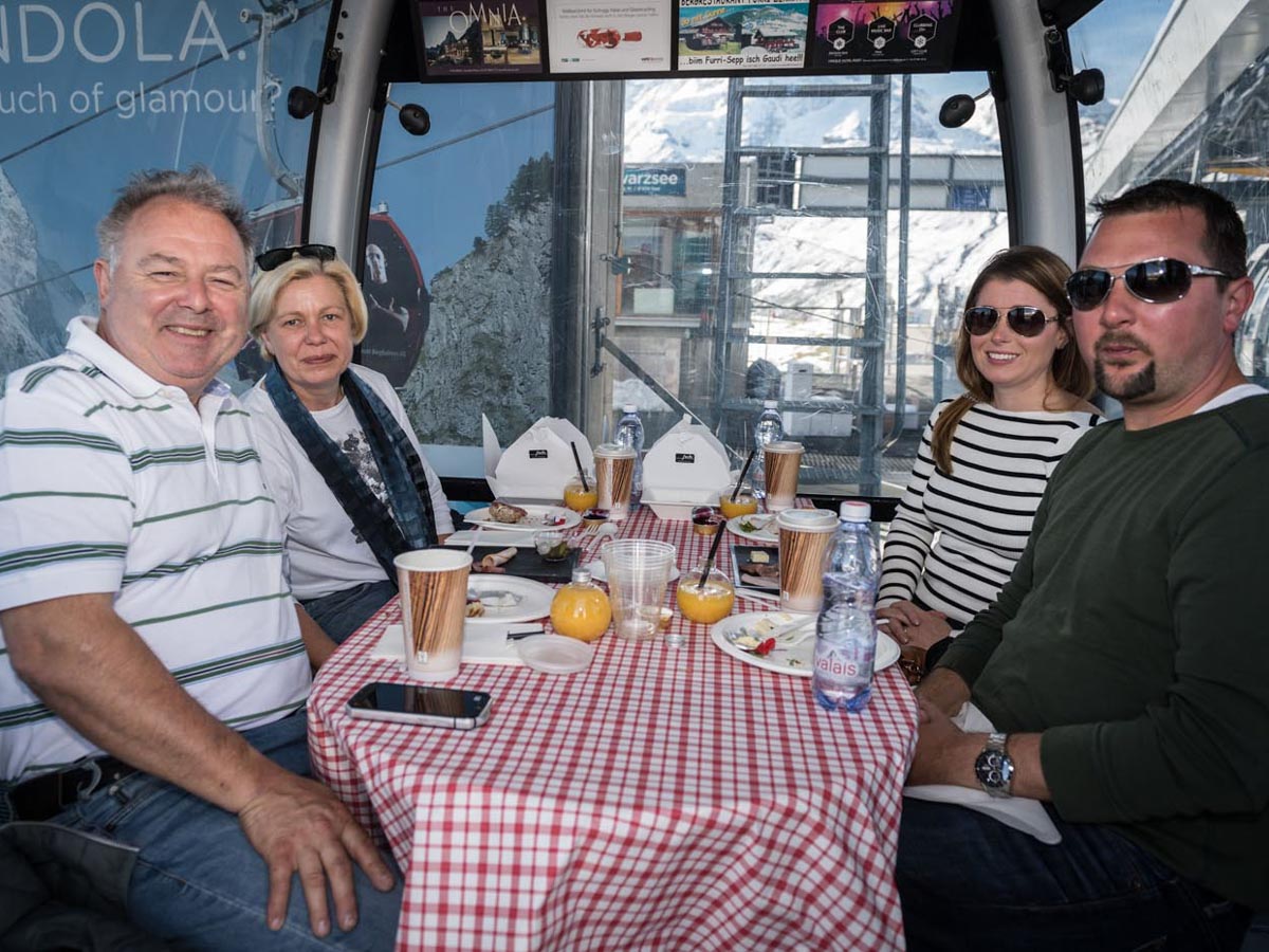 Taste-of-Zermatt_Events_Gondel-Fruehstueck-2017_80.jpg