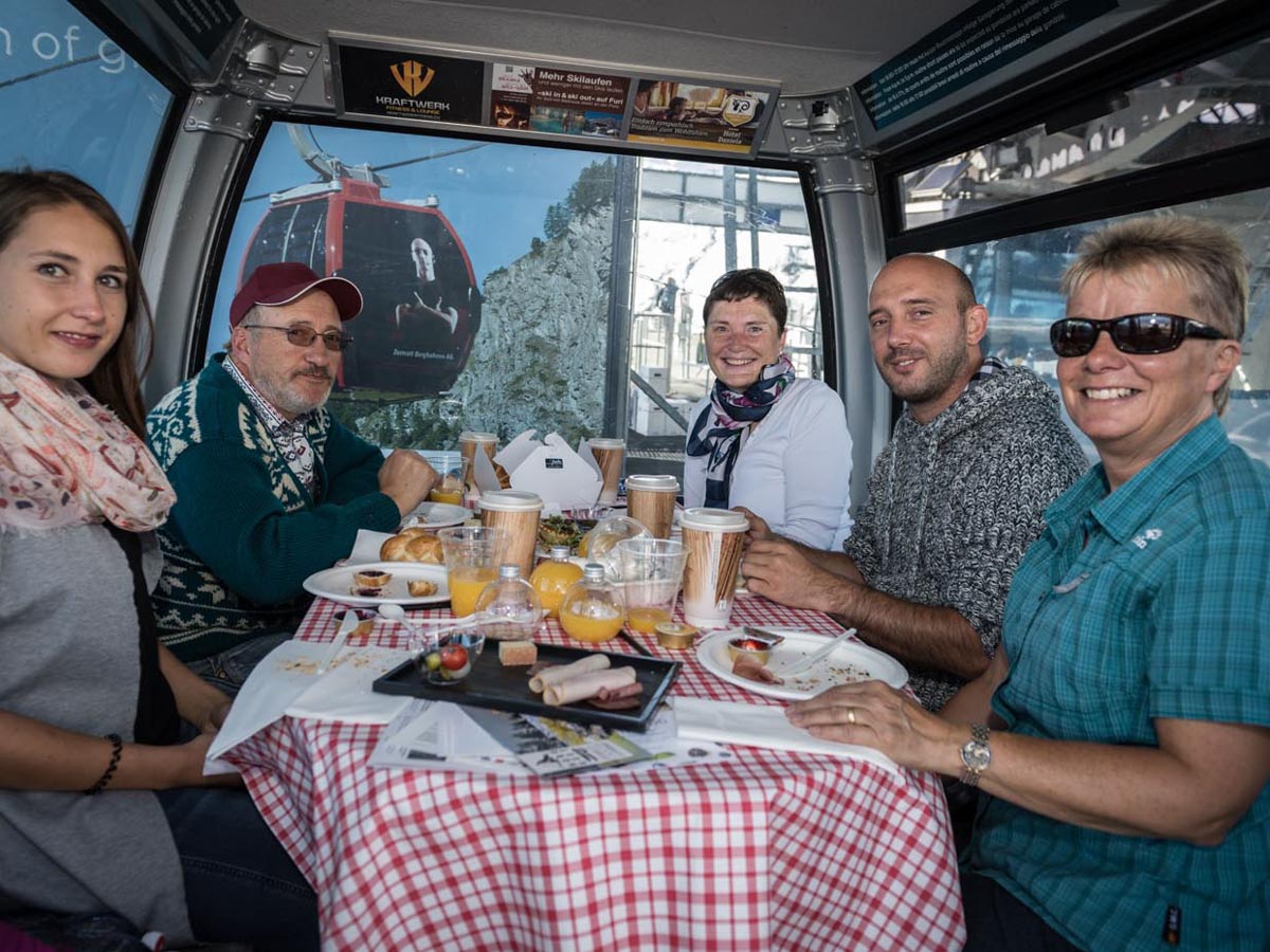 Taste-of-Zermatt_Events_Gondel-Fruehstueck-2017_83.jpg