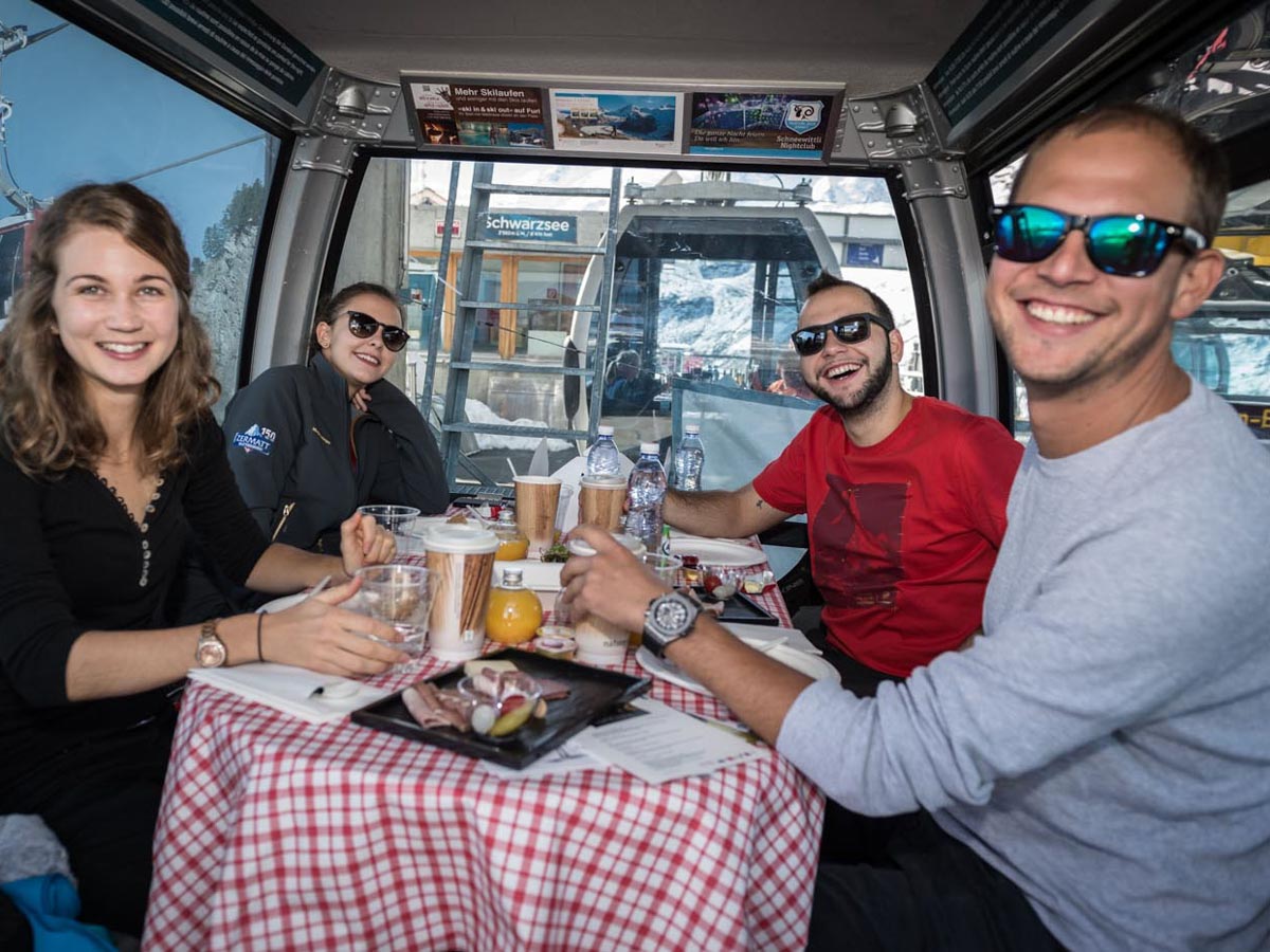 Taste-of-Zermatt_Events_Gondel-Fruehstueck-2017_86.jpg