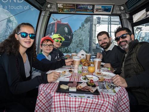 Taste-of-Zermatt_Events_Gondel-Fruehstueck-2017_88.jpg