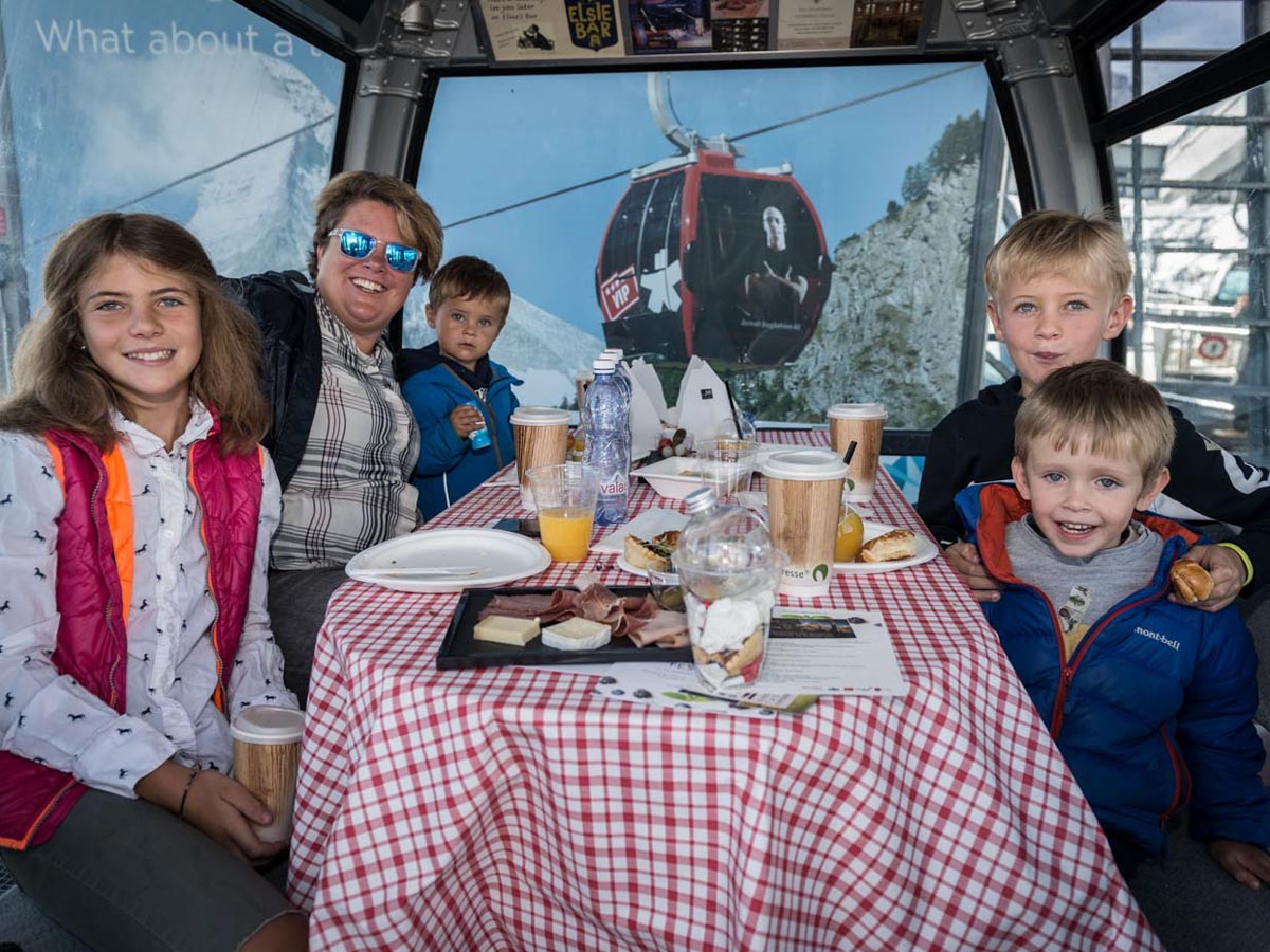 Taste-of-Zermatt_Events_Gondel-Fruehstueck-2017_96.jpg