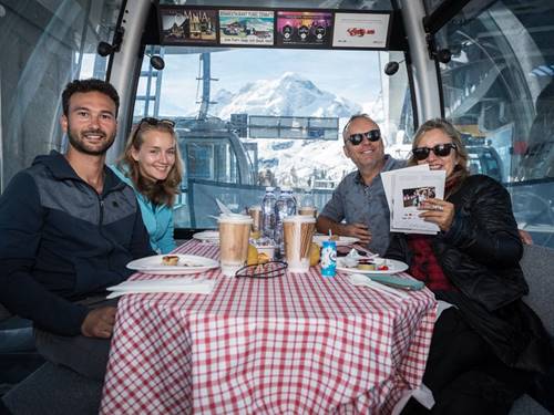 Taste-of-Zermatt_Events_Gondel-Fruehstueck-2017_98.jpg