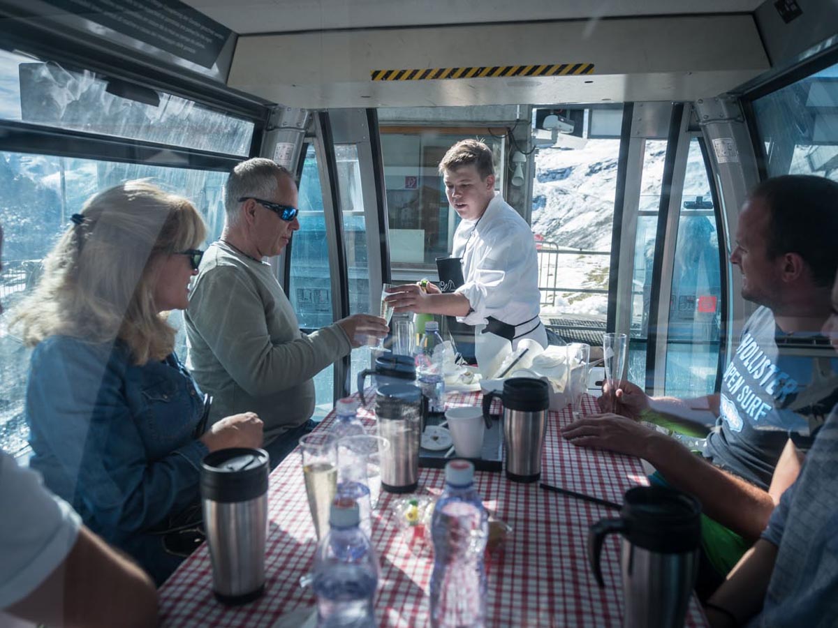 Taste-of-Zermatt_Events_Gondel-Fruehstueck-2017_102.jpg