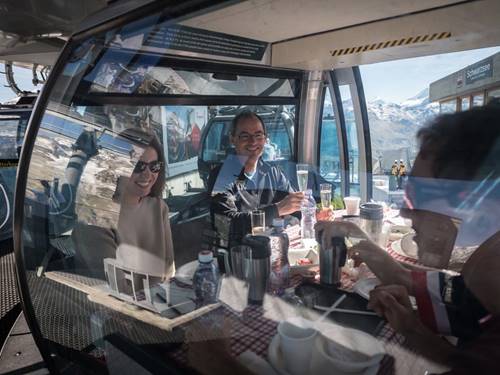 Taste-of-Zermatt_Events_Gondel-Fruehstueck-2017_109.jpg