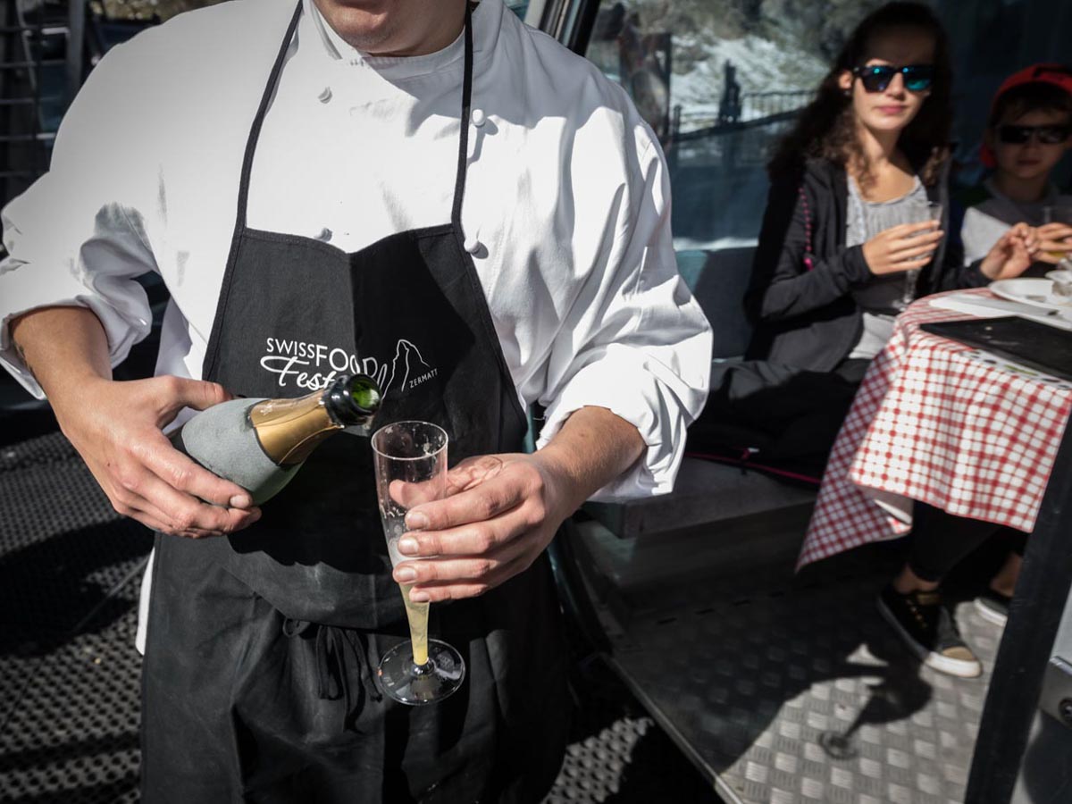 Taste-of-Zermatt_Events_Gondel-Fruehstueck-2017_114.jpg