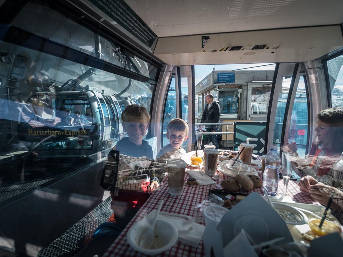 Taste-of-Zermatt_Events_Gondel-Fruehstueck-2017_116.jpg