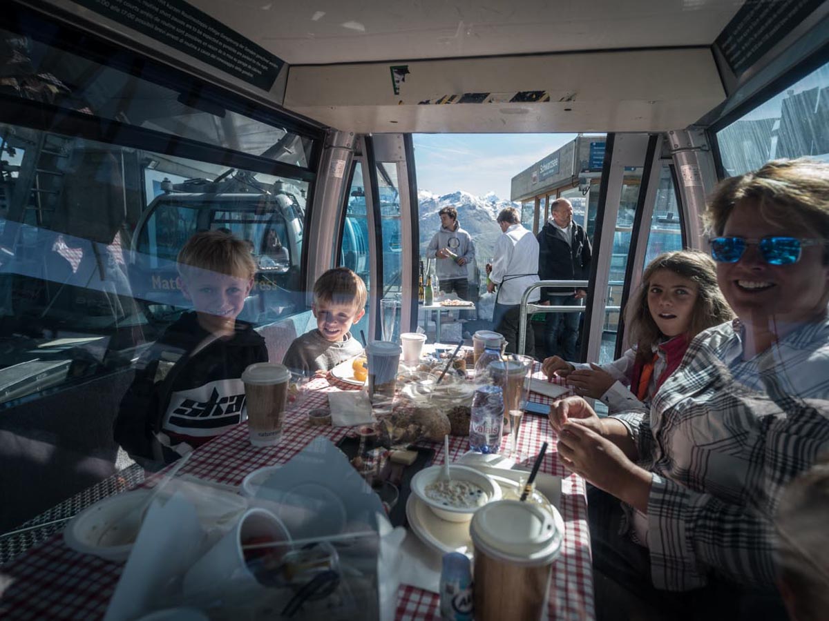 Taste-of-Zermatt_Events_Gondel-Fruehstueck-2017_117.jpg